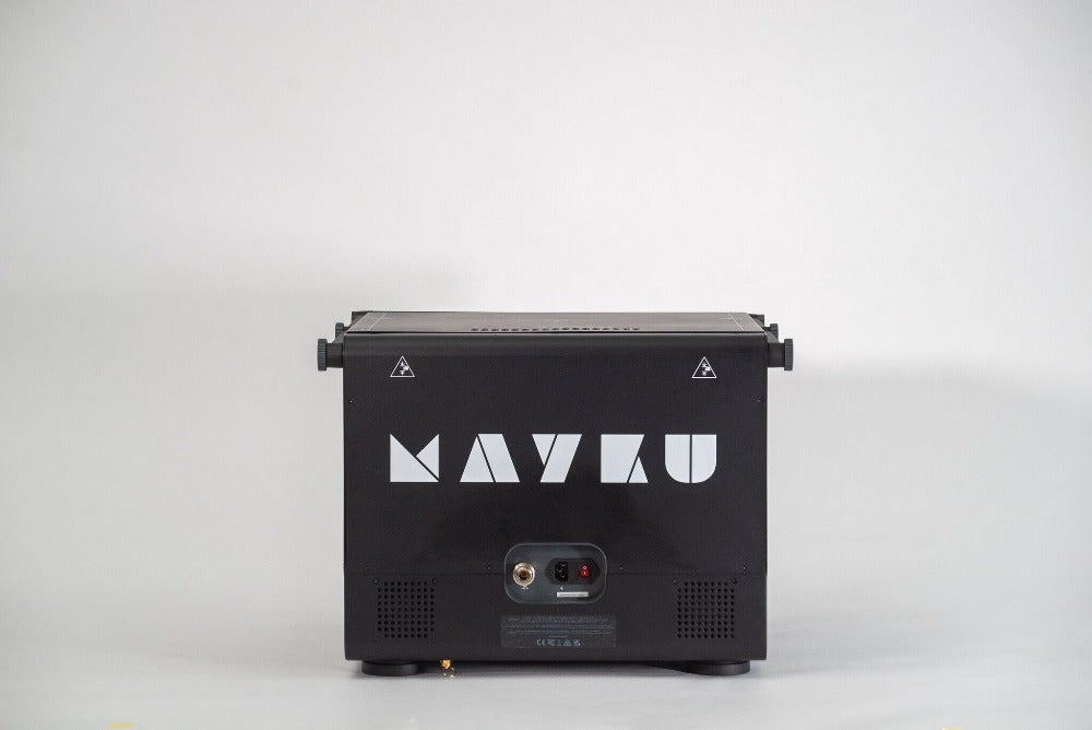 Mayku Multiplier 3D Print. Deze desktop pressure former kan razendsnel een negatief maken van uw 3d-print of ander object. Neem contact op voor meer informatie of maak een afspraak en kom hem bekijken in onze showroom! Maak volledig transparante prototypes, gedetailleerde end-parts en complexe giet vormen en flexibele mallen. Maak onderdelen met een hoog detailniveau en nauwkeurigheid vergelijkbaar met spuitgieten tegen een fractie van de kosten.