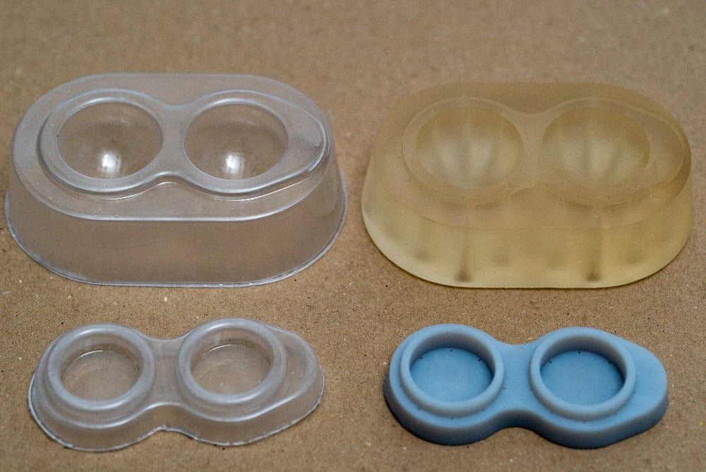 Mayku Multiplier 3D Print. Deze desktop pressure former kan razendsnel een negatief maken van uw 3d-print of ander object. Neem contact op voor meer informatie of maak een afspraak en kom hem bekijken in onze showroom! Maak volledig transparante prototypes, gedetailleerde end-parts en complexe giet vormen en flexibele mallen. Maak onderdelen met een hoog detailniveau en nauwkeurigheid vergelijkbaar met spuitgieten tegen een fractie van de kosten.