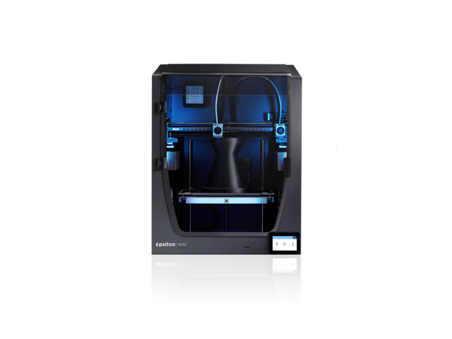 De BCN3D Epsilon W50 is een krachtige professionele 3D-printer, ontworpen om grootschalige onderdelen te leveren met industriële materialen. De passieve verwarmde printkamer en de volledige omkasting zijn hiervan enkele kenmerken. Het bouwvolume van deze BCN3D is 420x300x400mm. Het Independent Dual Extruder (IDEX) systeem laat de Epsilon W50 toe om uitzonderlijk sterke functionele onderdelen te 3D-printen met kwaliteit en precisie.