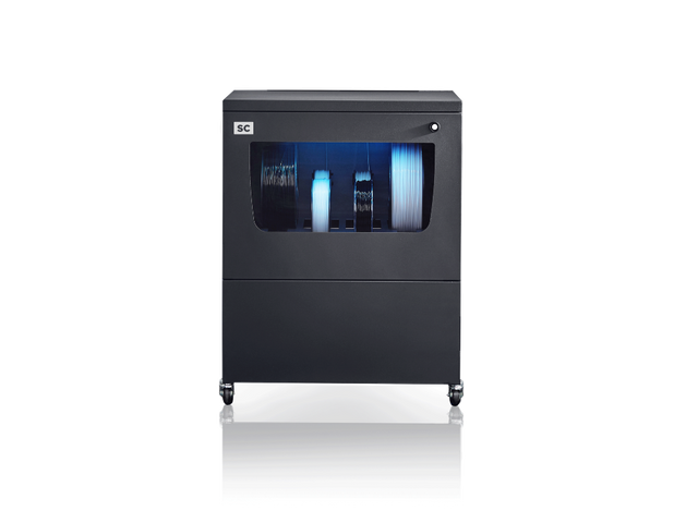 De Smart Cabinet (SC) maakt je Epsilon-ecosysteem compleet en biedt naadloze integratie met uw BCN3D Epsilon-printers en maximaliseert hun uptime. De vochtigheidsregeling van de filamenten verhoogt de prestaties van uw printers, houdt uw materialen in optimale conditie, en de ononderbroken stroomvoorziening beschermt uw werk te allen tijde, waardoor het risico wordt vermeden dat u uw printopdracht kwijtraakt als gevolg van stroomuitval.